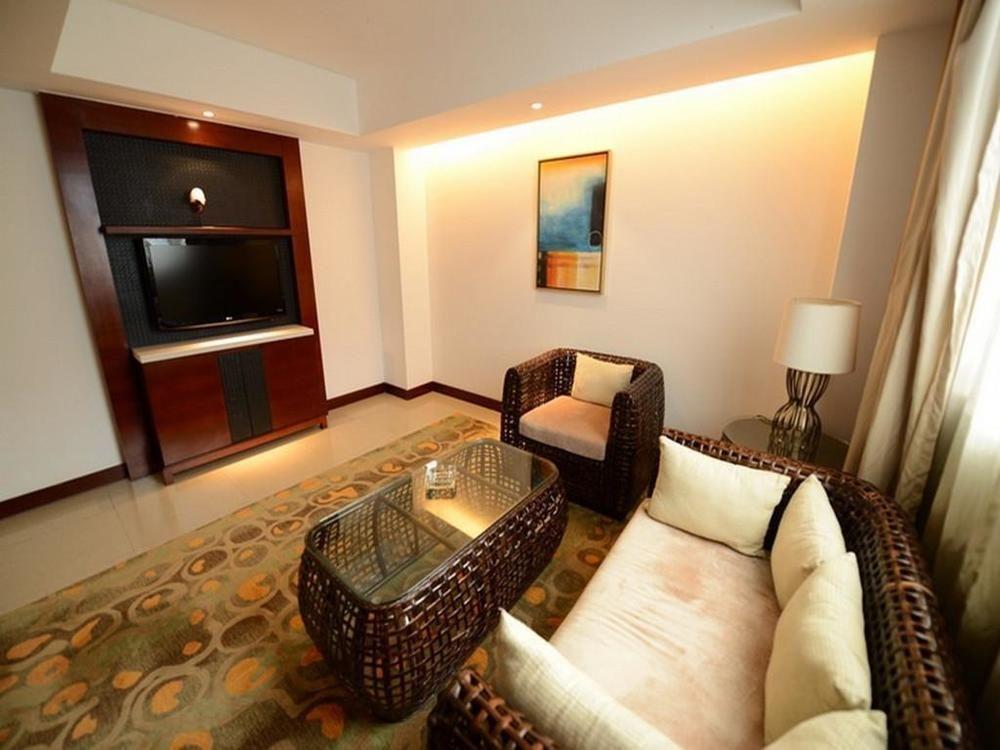 Marina Spa Hotel Sanya Extérieur photo